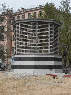 ВШ617.Снимают забор.