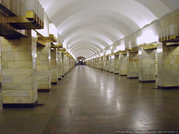 o7250018.jpg (237.4 КБ) 7315 просмотров Станция "Гражданский проспект". Дата съёмки - 25.07.2001.