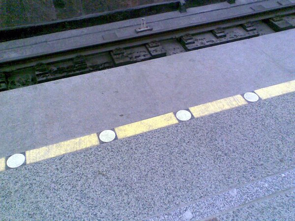 Фото206.jpg (498.53 КБ) 5283 просмотра Вот хлебом не корми, лишь бы чего поклеить...