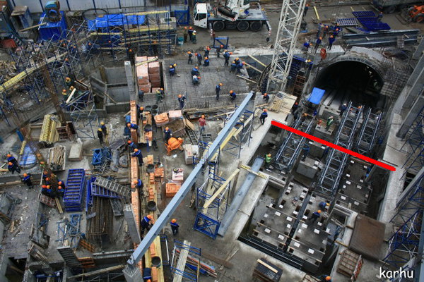 admiral_15_resize2.JPG (193.76 КБ) 5048 просмотров Граница между эскалаторами и машинным залом. Кирпичная стена начинается гораздо ближе к существующему брандмауэру.