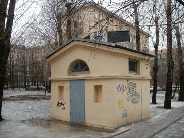 Ленсовета 4 лит Д_.JPG (436.74 КБ) 31639 просмотров "Сталинская" ГРП. Общий вид.
