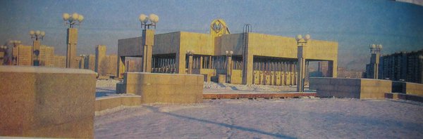 IMG_1591.jpg (64.59 КБ) 10460 просмотров Конец 80-х - начало 90-х. Фото из справочника "Петербург. Петроград. Ленинград", 1992 г.