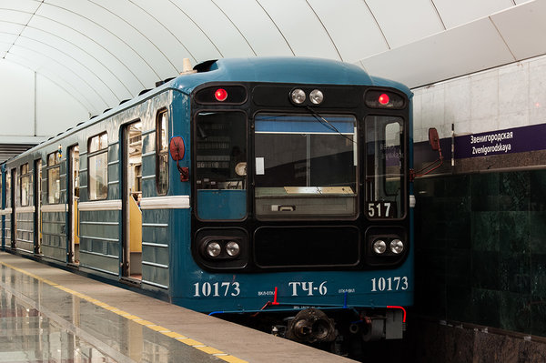 81-717.5 №10173.jpg (751.6 КБ) 7243 просмотра 81-717.5 №10173, станция "Звенигородская".
