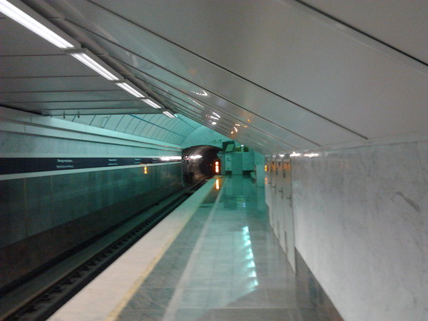 вид на тоннель, где оборачиваются поезда