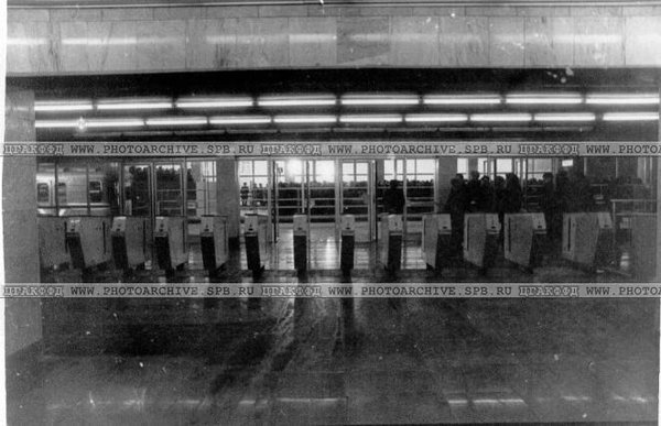 file4.jpeg (49.69 КБ) 9645 просмотров Старые турникеты там же