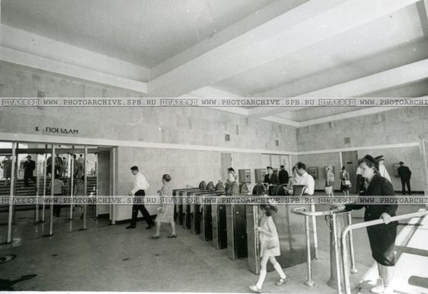 file6.jpeg (46.86 КБ) 10372 просмотра Внутри вестибюля станции "Дачное", 60-е г.г.