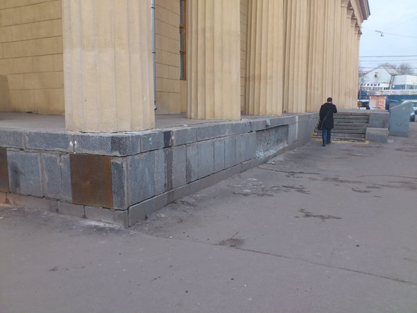 DSC_0399.jpg (2.36 МБ) 16555 просмотров А вот на этом фото справа не успели провести "ремонт", плиты отвалились