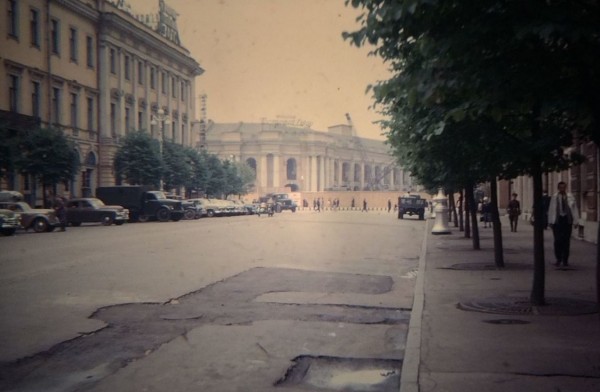 nevsky.jpg (134.28 КБ) 20537 просмотров Улица Бродского (Михайловская), 1962 год.