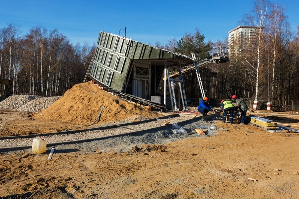 tr_pen'.jpg (1014.09 КБ) 5749 просмотров Для павильонов придумали образ вывернутого ветром пня.