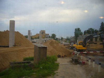 Засыпают Рябовское шоссе