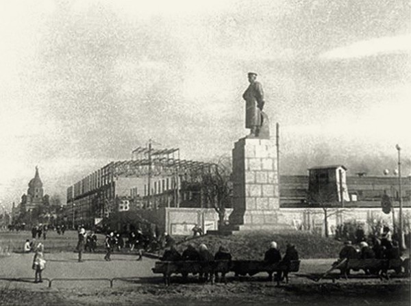 stalin_balt.jpeg (73.01 КБ) 22708 просмотров 1950-й год, предположительно