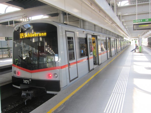 вагон Siemens Type V № 3828 на станции Heiligenstadt 2016.JPG (815.15 КБ) 14421 просмотр вагон Siemens Type V № 3828 на станции Heiligenstadt 2016.JPG