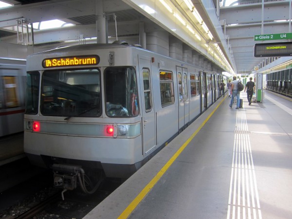 вагон SGP Type U11 № 2280 на станции Heiligenstadt 2016.JPG (1.58 МБ) 12386 просмотров вагон SGP Type U11 № 2280 на станции Heiligenstadt 2016.JPG