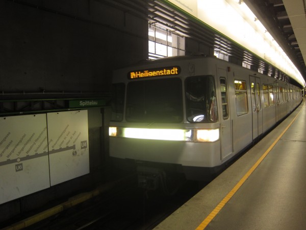 вагон SGP Type U11 № 2233 на станции Spittelau.JPG (770.95 КБ) 14421 просмотр вагон SGP Type U11 № 2233 на станции Spittelau.JPG