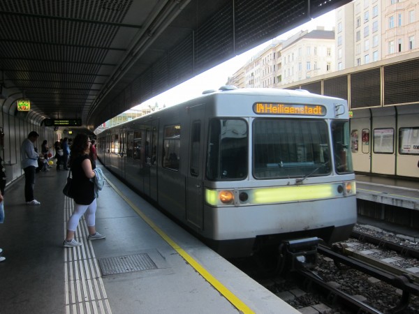 вагон SGP Type U11 № 2266 на станции Pilgramgasse.JPG (903.19 КБ) 14421 просмотр вагон SGP Type U11 № 2266 на станции Pilgramgasse.JPG