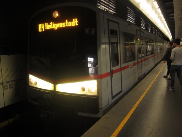 вагон Siemens Type V № 3871 на станции Spittelau.JPG (730.62 КБ) 14421 просмотр вагон Siemens Type V № 3871 на станции Spittelau.JPG