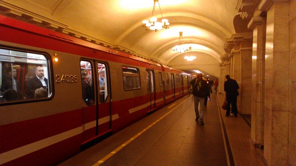 P_20170522_203530.jpg (1.44 МБ) 7481 просмотр Состав на "Пушкинской"