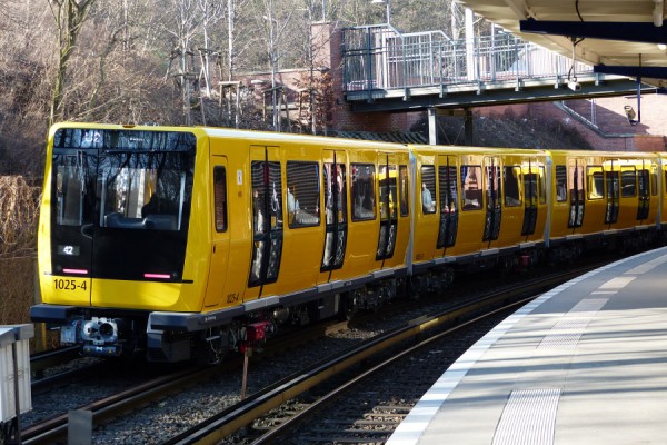 Метропоезд серии IK на линии U2. Фото: Википедия