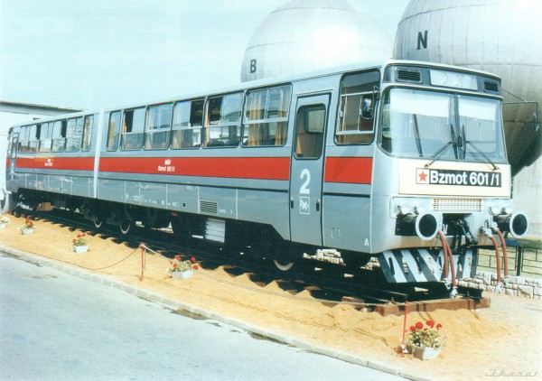 1.jpg (1.11 МБ) 17510 просмотров Ikarus 725.00, 1983 год.