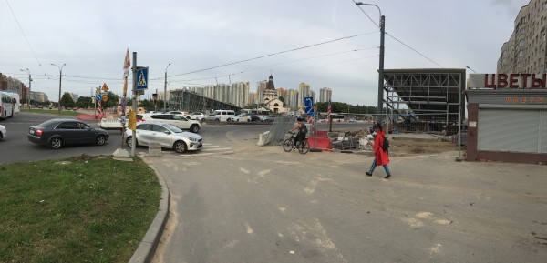 IMG_0390.JPG (6.64 МБ) 6762 просмотра На фото можно увидеть ДТП, чёрный серебристому тюкнул в зад.