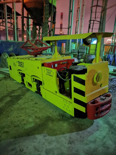 C0ZUoqaT9mk.jpg (168.45 КБ) 25751 просмотр Новенький электровоз на шахте №843