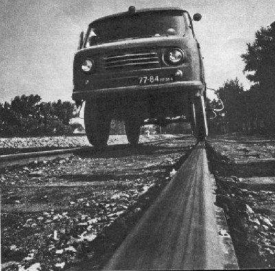 IR-01-1972_UAZ-450_3.jpg